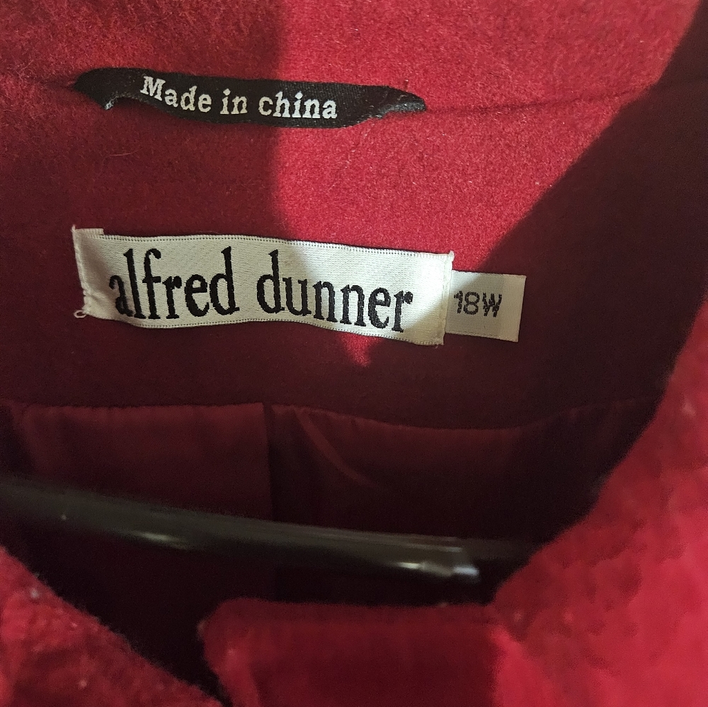 Women jacket - Picture 2 of 2